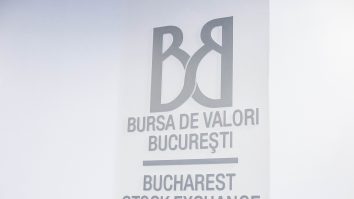 Bursa de Valori, cinci maxime istorice din cinci şedinţe săptămâna aceasta: BET creşte cu 0,4% vineri. Lichiditatea scade