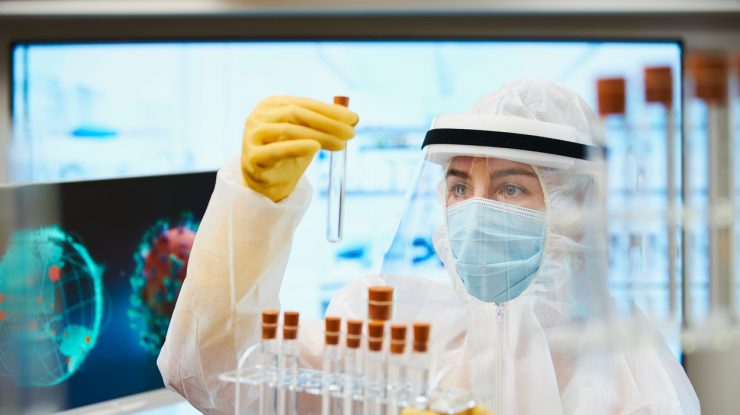 De ce sunt foarte mici șansele ca SARS-CoV-2 să-și piardă virulența? Efectul surprinzător al imunizării