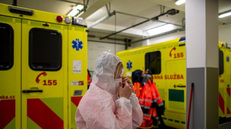 Cehia are nevoie de ajutor pentru tratarea pacienților Covid-19. Ministerul Sănătății solicită ajutor altor țări, pentru că nu mai au loc în spitalele regionale