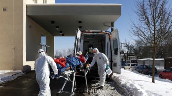 Medici COVID ambulanță