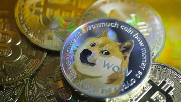 Dogecoin, o „glumă” care valorează 50 de miliarde de dolari. A crescut cu 12.000% de la începutul anului