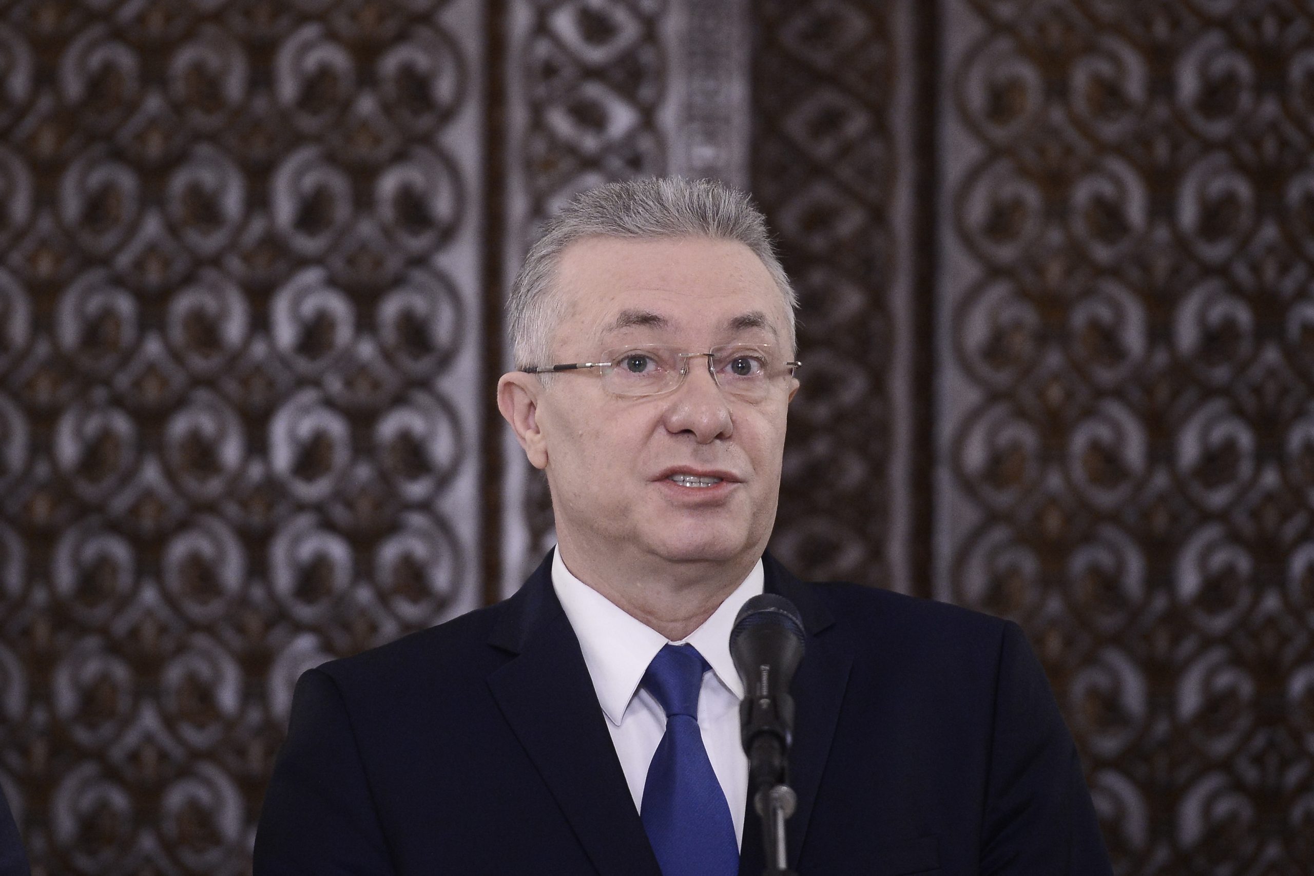 Preşedintele PMP vrea bisericile deschise de Paşte: „Au rămas singura speranţă”