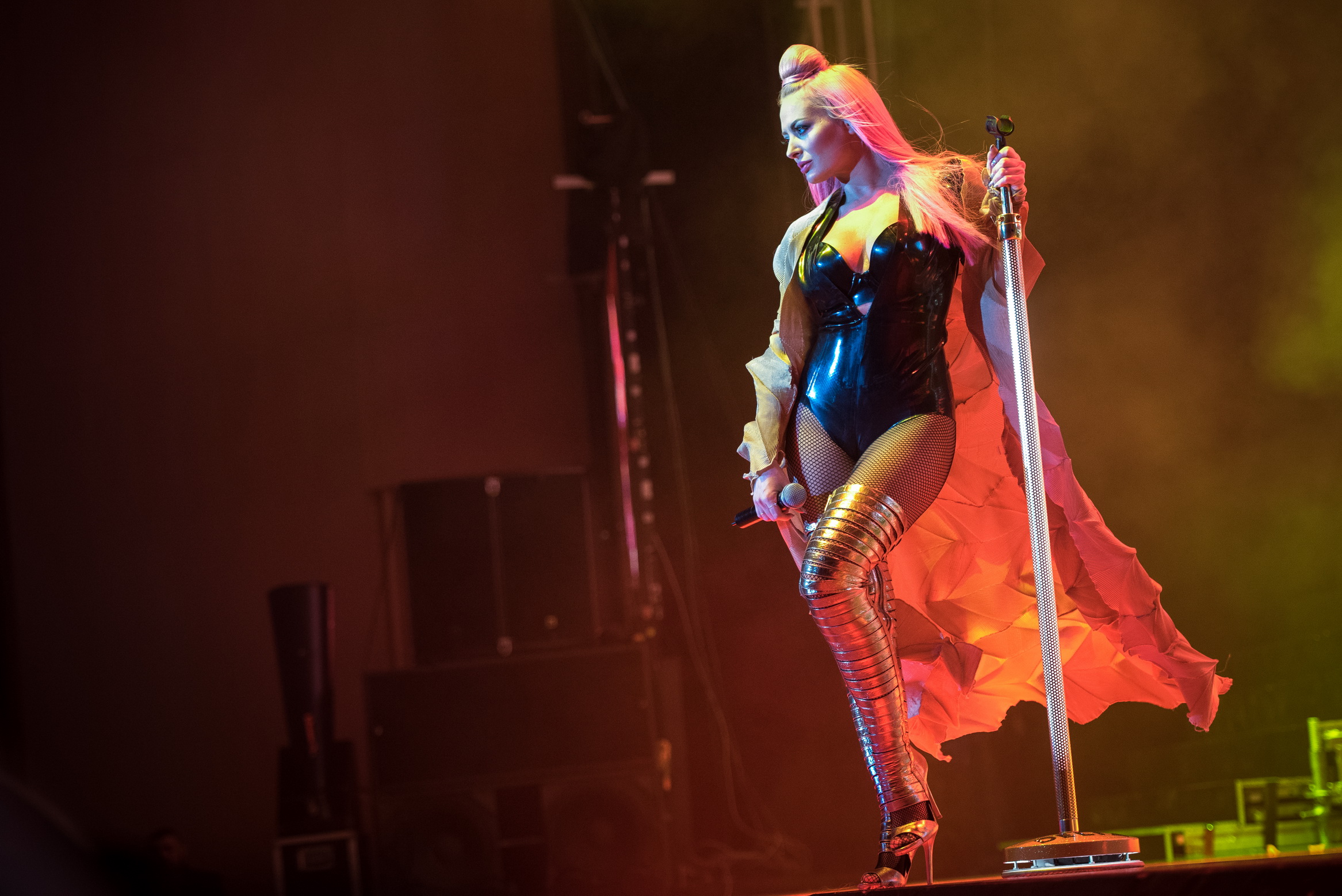 Primii artiști români care scot piese sub formă de NFT, în lipsă de concerte