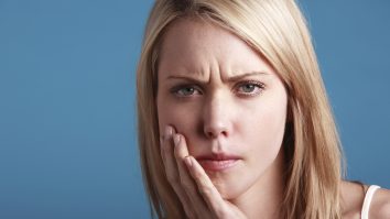 Sensibilitatea dentară, explicată de un medic stomatolog. Care sunt cauzele și cum putem preveni această situație