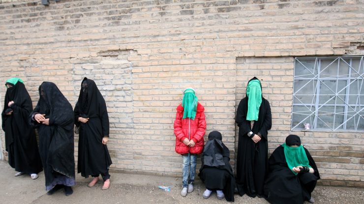 O femeie din Iran a fost executată de fiica sa, în baza unei legi care le permite copiilor să se răzbune pe părinți