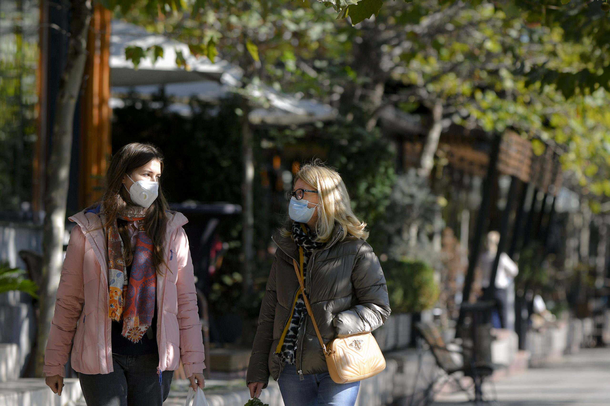 Româncele, în 2021. Ce îşi doresc femeile după un an de pandemie?