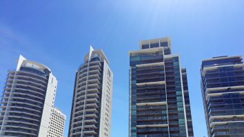 Investițiile în imobiliare, din ce în ce mai atractive. Piața a crescut cu 30% față de 2019