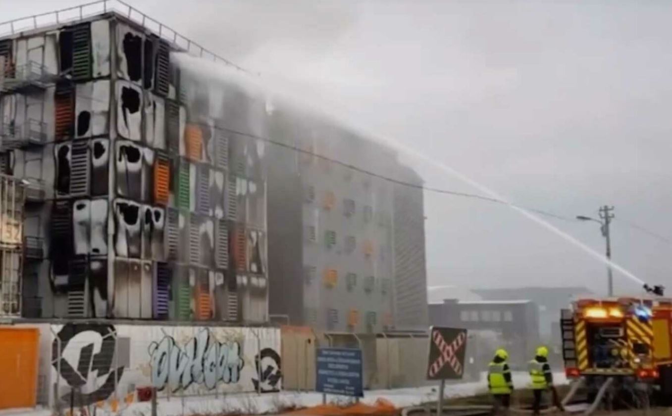 Milioane de site-uri din întreaga lume au picat miercuri după ce un incendiu a distrus două centre de date din Franța