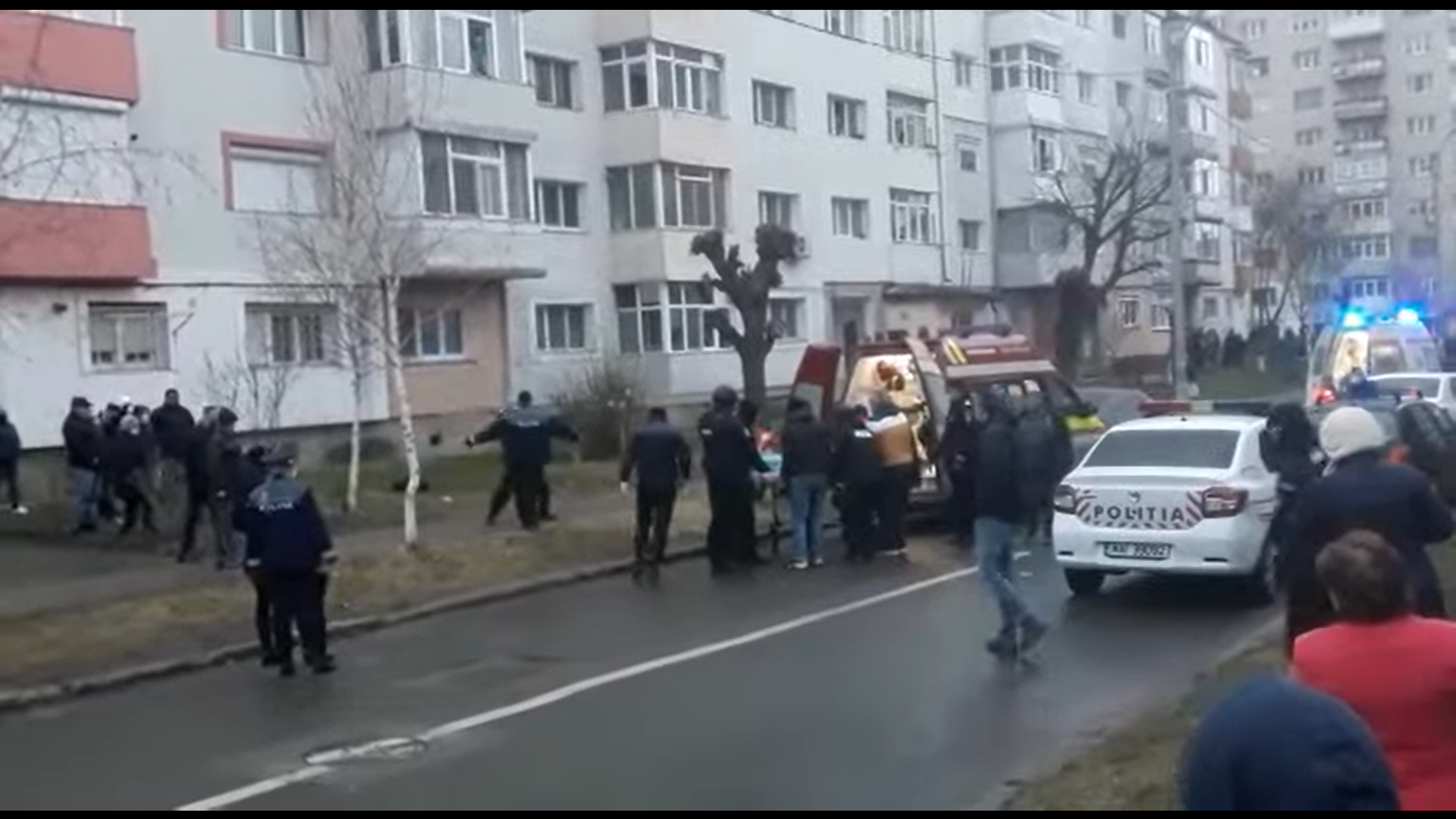 Doi muncitori care renovau un apartament în Bacău, ținuți ostatici și omorâți de fostul proprietar al imobilului. VIDEO