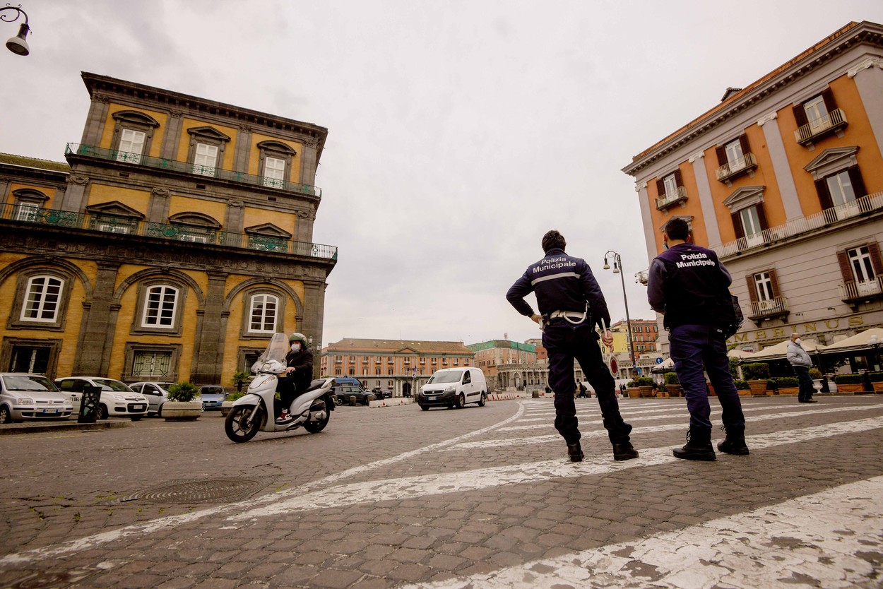 Italia: Carantină redusă pentru persoana nevaccinată care este contact direct