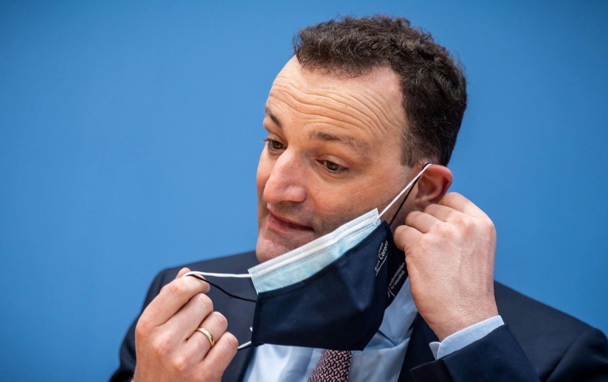 Scandal în guvernul Merkel. Ministrul german al Sănătății a cumpărat măști de la firma la care lucrează soțul lui