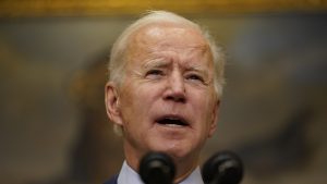 Joe Biden a semnat noul plan de asistenţă financiară, în valoare de 1.900 de miliarde de dolari: „Are rolul reconstruirii structurii acestei ţări“