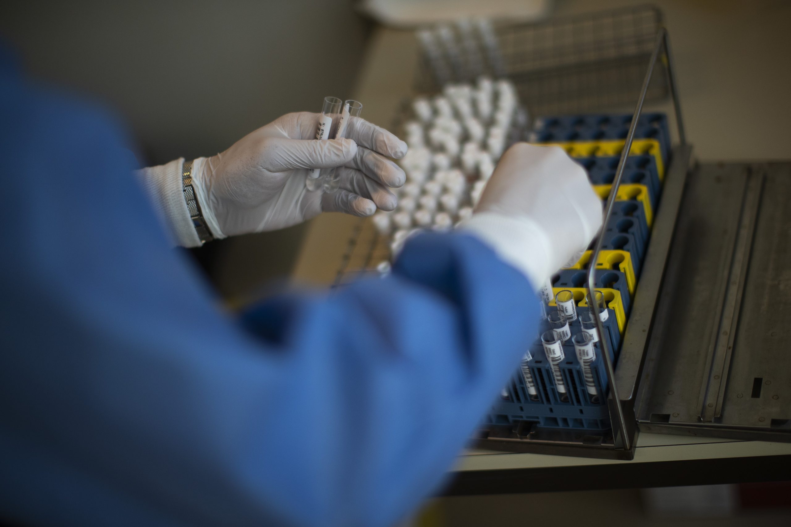 Topul județelor afectate de coronavirus. Incidența din București ajunge la 1,59 cazuri. Doar două județe în scenariul galben