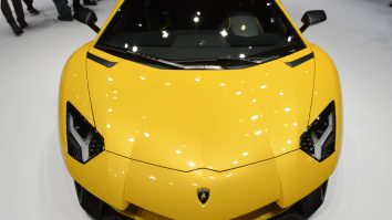 Cât cere statul român pe un Lamborghini Aventador