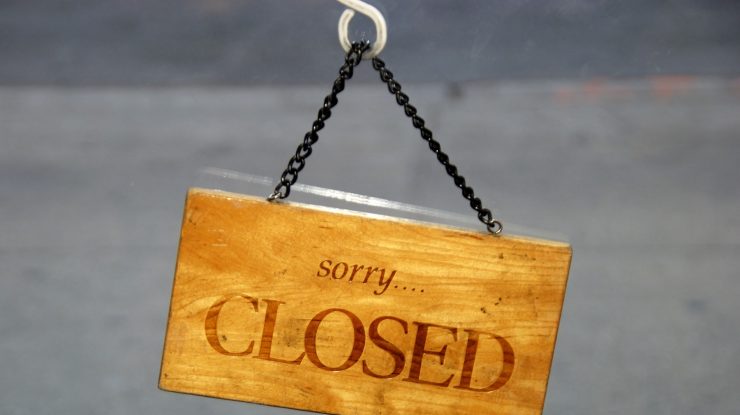 Închiderea magazinelor, inutilă în combaterea pandemiei. Consilierul lui Voiculescu: „Un timp de funcționare restrâns înseamnă șanse mai mari de infectare”