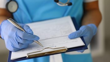 Categoria de vârstă predispusă la simptome mai persistente în urma infectării cu coronavirus