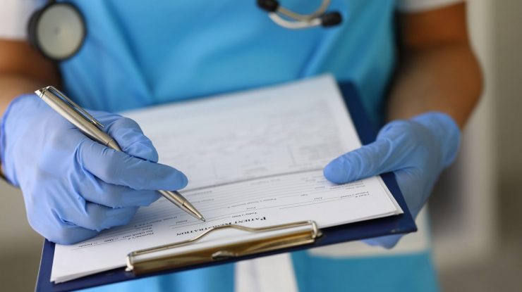 Categoria de vârstă predispusă la simptome mai persistente în urma infectării cu coronavirus