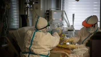 Numărul deceselor din România a scăzut semnificativ în ianuarie 2021 faţă de luna decembrie 2020