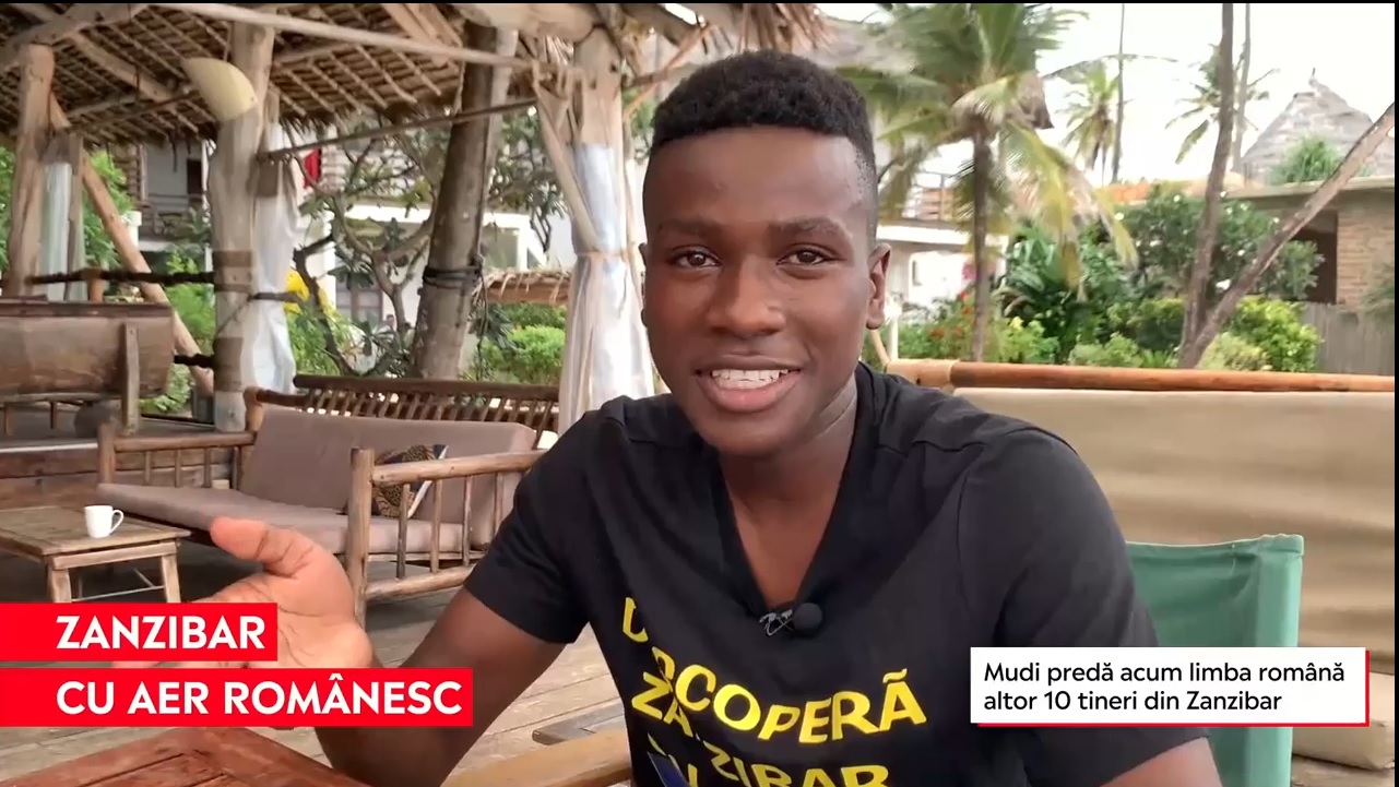 Mudi, un ghid turistic în Zanzibar, a învățat limba română în pandemie. Acum, predă și altor tineri