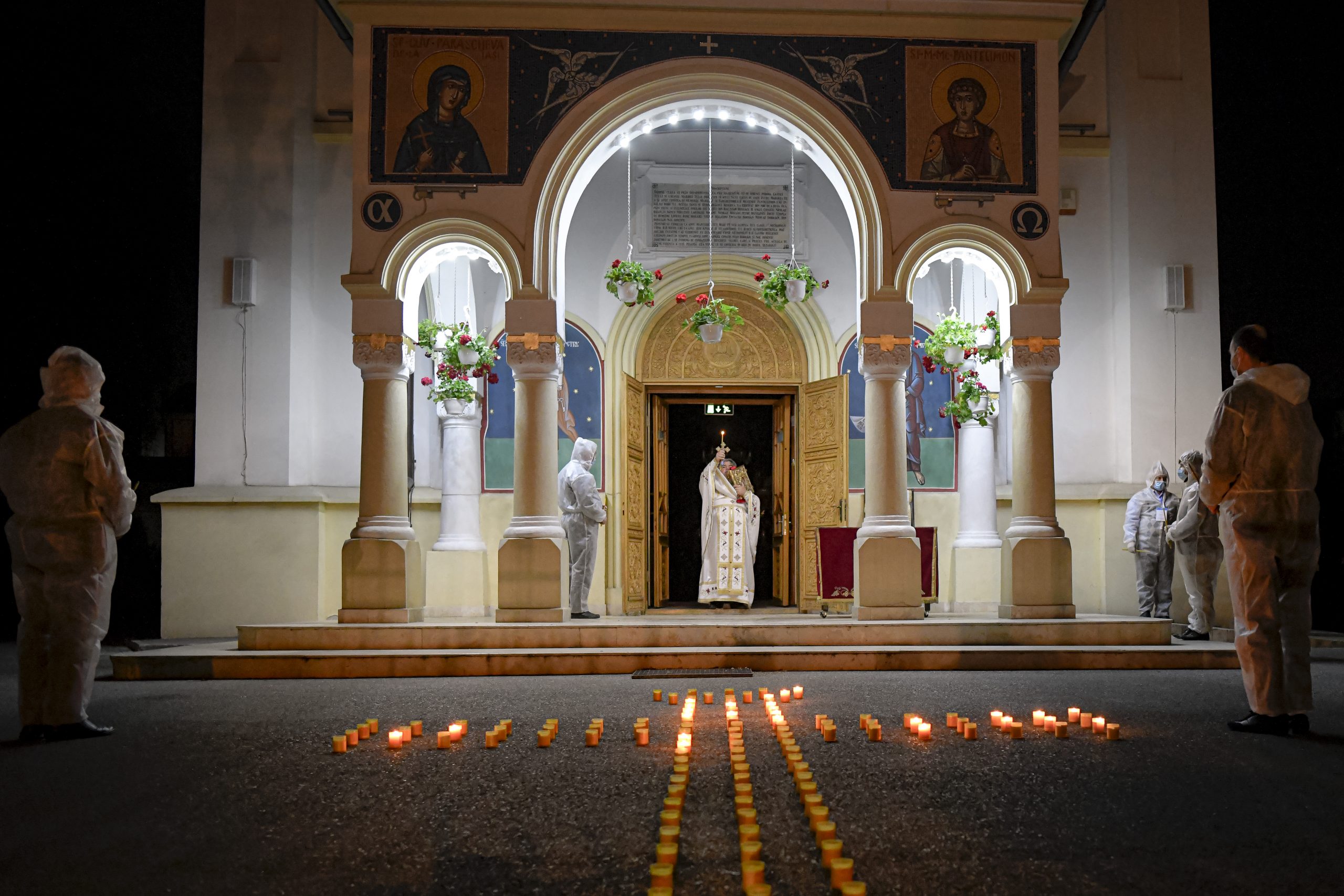 Reacţia Patriarhiei Române cu privire la posibilele restricţii de Paşte: „Cum să te trezești că programezi cu luni înainte restricții imaginabile?”