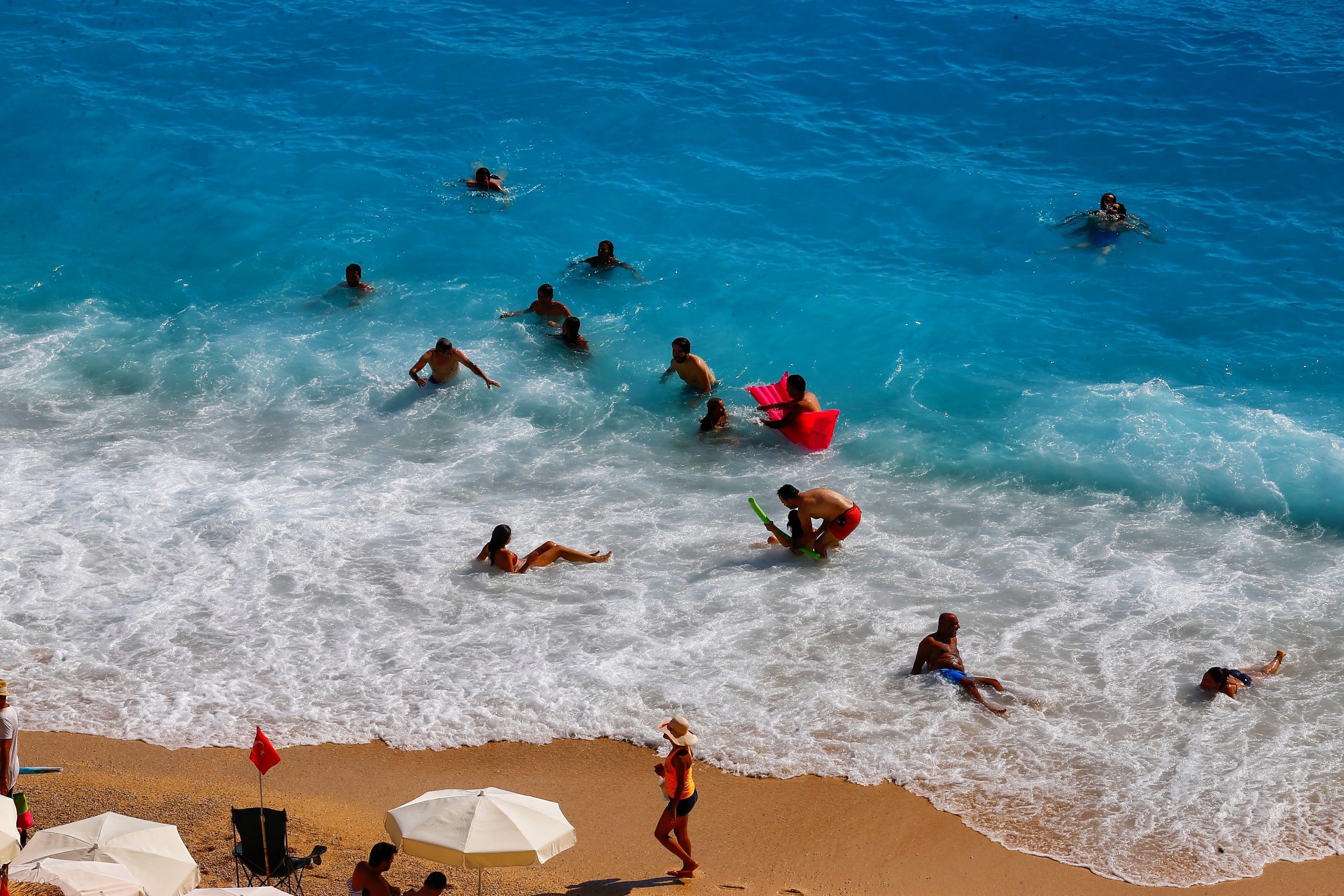 Turcia ar putea renunța la obligativitatea testelor PCR pentru turişti. Autoritățile așteaptă aproximativ 600.000 de români