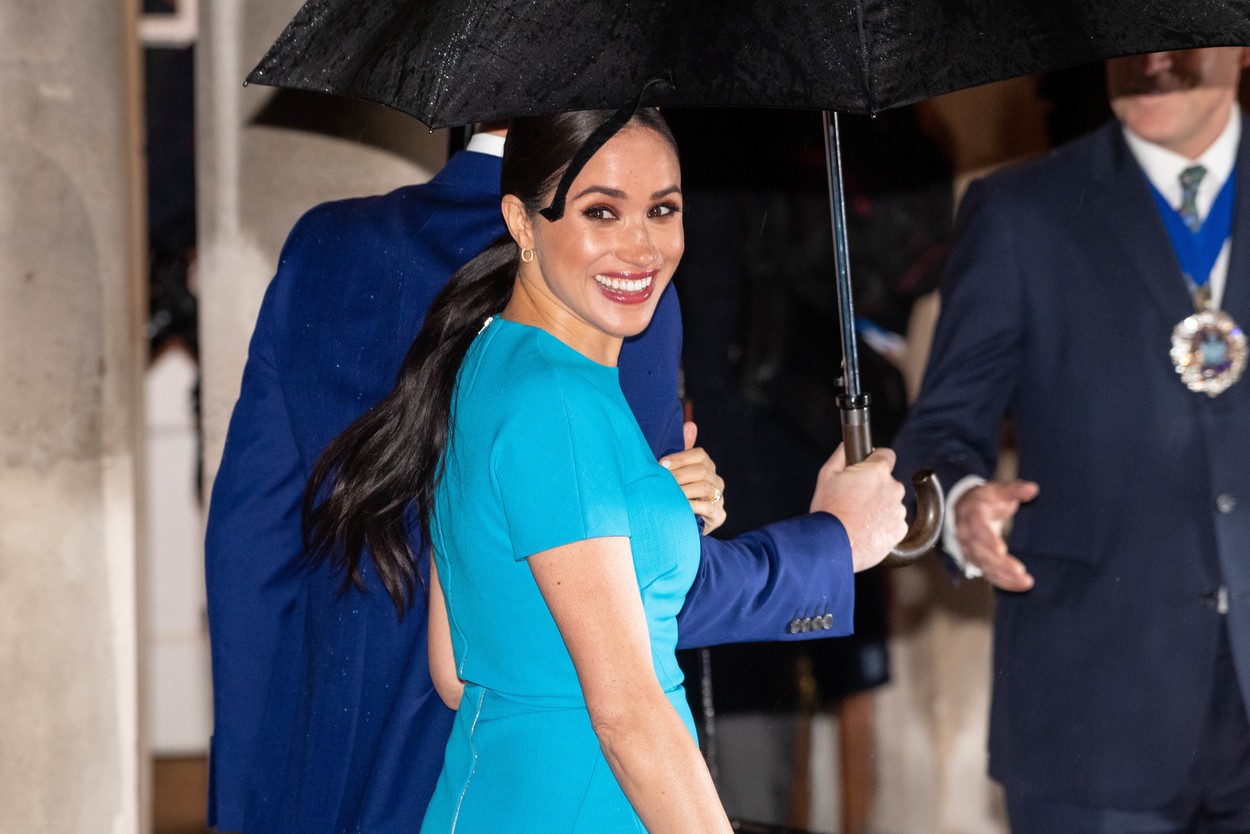 Palatul Buckingham a angajat o firmă privată pentru a investiga acuzaţiile împotriva lui Meghan Markle