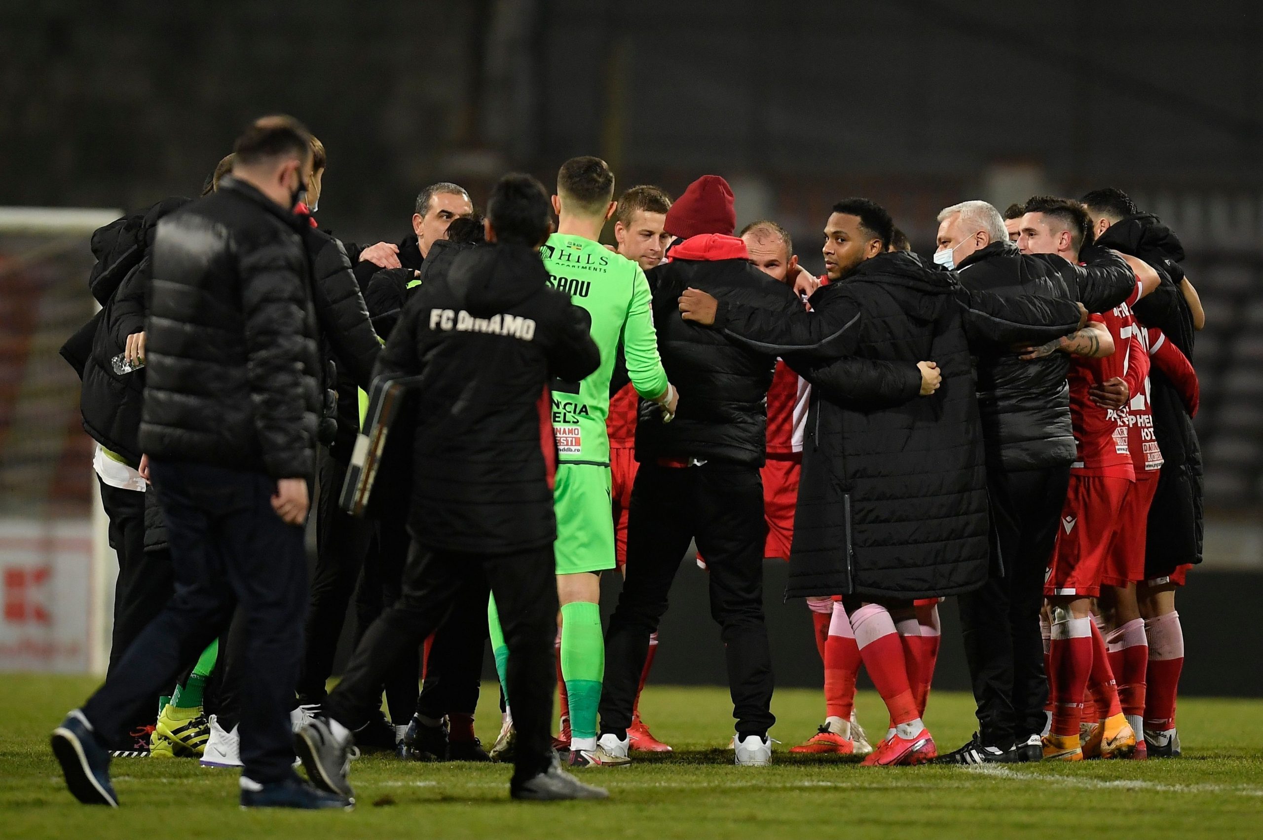 Un fotbalist a fost depistat pozitiv cu cocaină după meciul Dinamo-FCSB