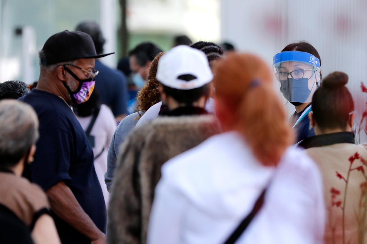 Noile variante de Covid-19 reprezintă „o ameninţare reală”: „Vom pierde ceea ce am câştigat până acum”