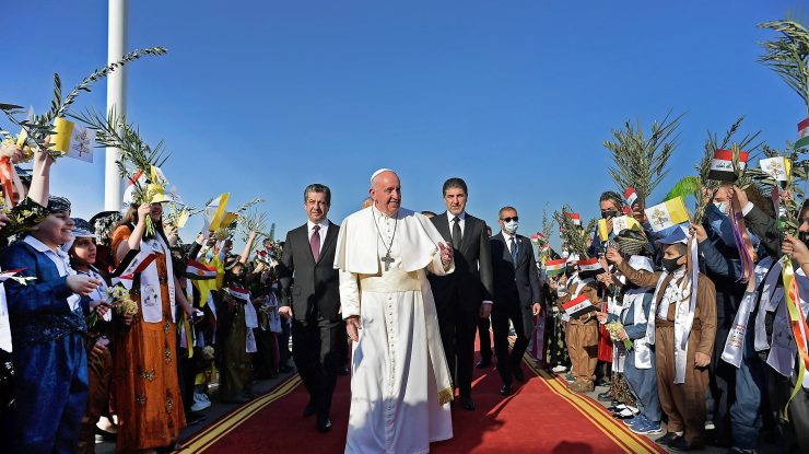 Papa Francisc își continuă vizita istorică în Irak. Suveranul pontif s-a rugat pentru victimele războiului din regiune