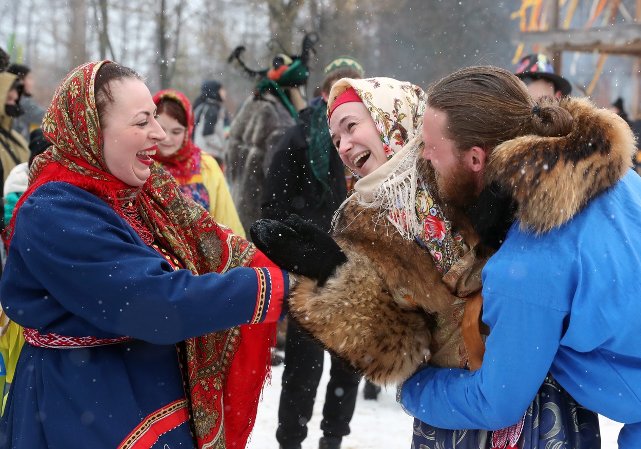 Rușii au sărbătorit ultima zi din cea mai veche sărbătoare slavică, Maslenița
