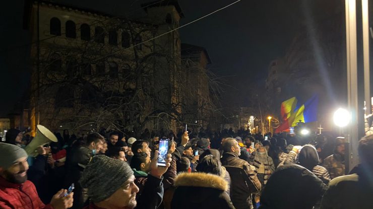 VIDEO. Proteste în București și în mai multe orașe din țară față de noile restricții: „Libertate! Masca jos!”