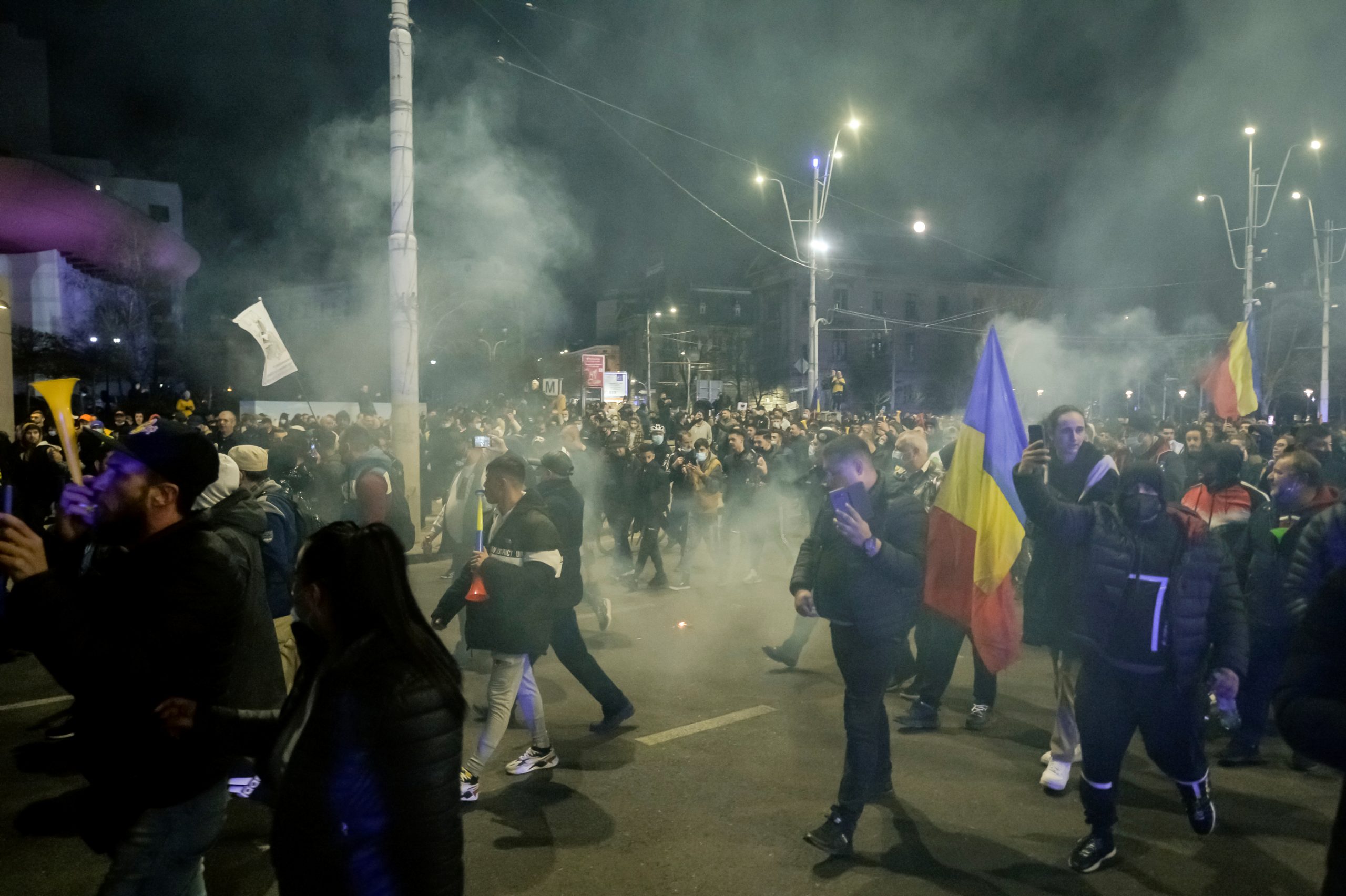Urmările protestelor din Capitală: fapte de ultraj, distrugere și furt calificat. Nicușor Dan face un apel la solidaritate