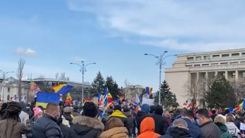 VIDEO. Proteste împotriva restricțiilor, în București și în mai multe orașe mari din țară