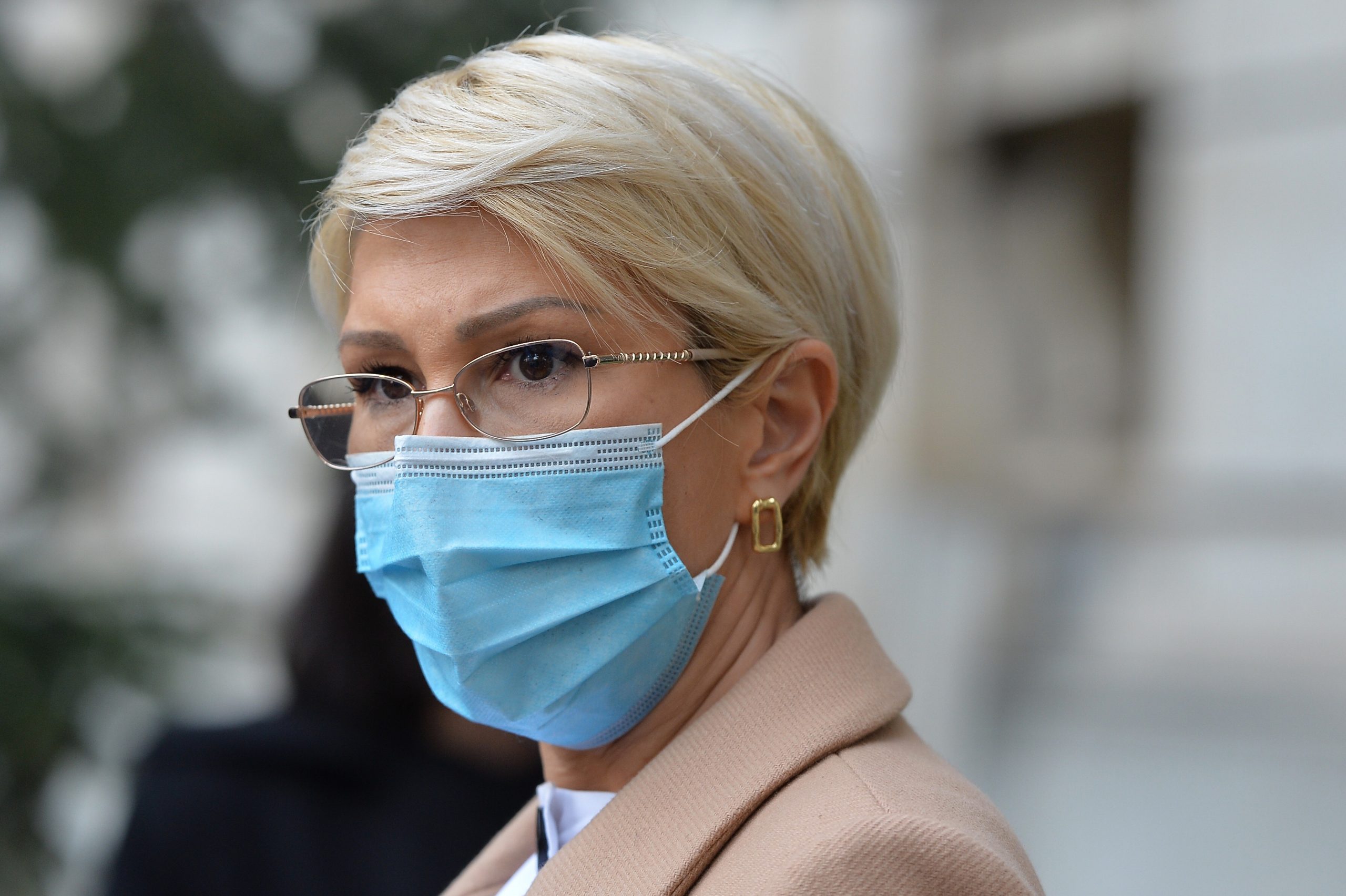 Ministrul Muncii, despre salariile din mediul privat: „Sunt foarte mulți care muncesc de dimineața până seara și nu le ajung banii”