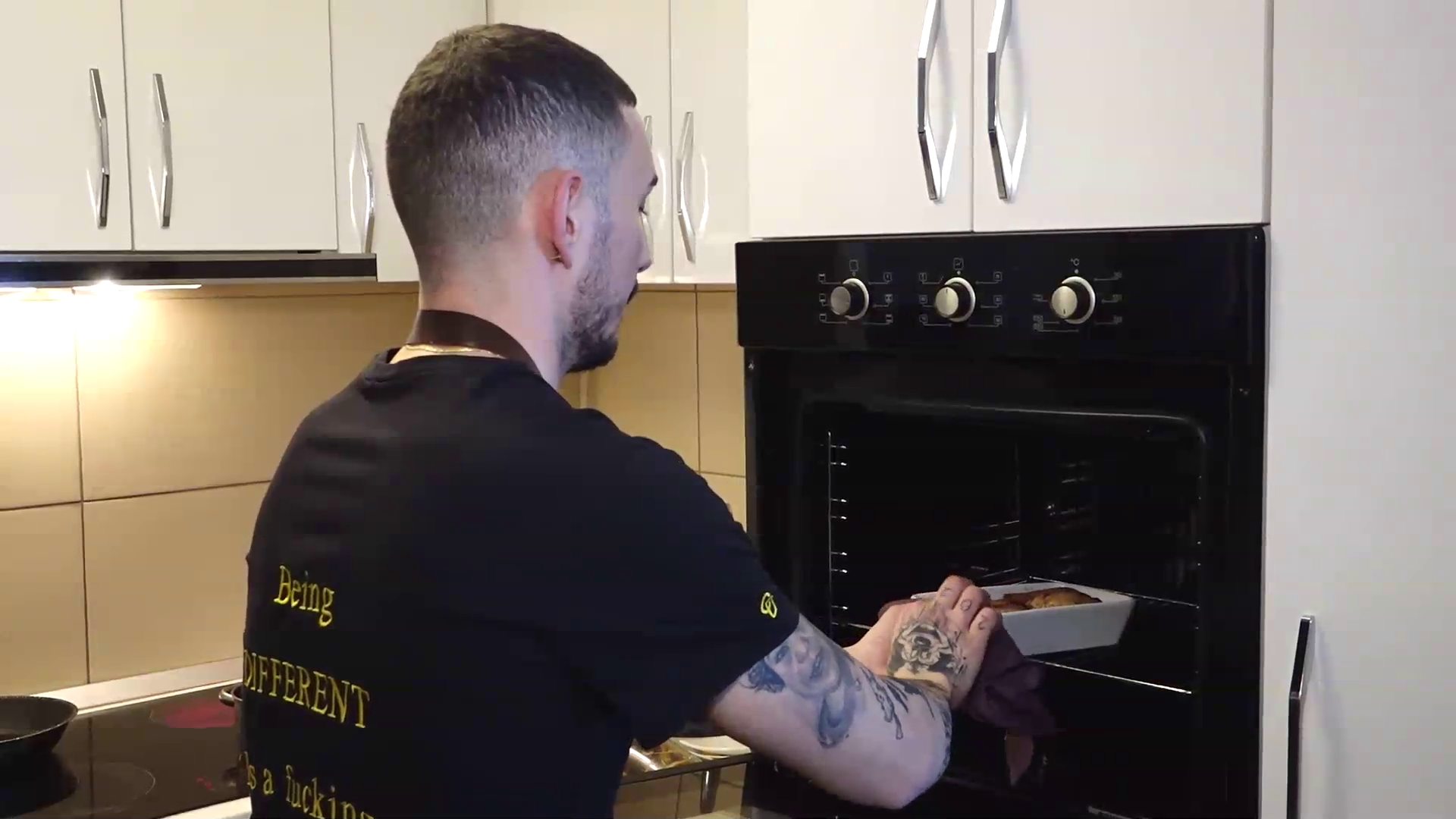 Povestea unui bucătar care s-a reinventat în pandemie și a început să gătească în casa clientului