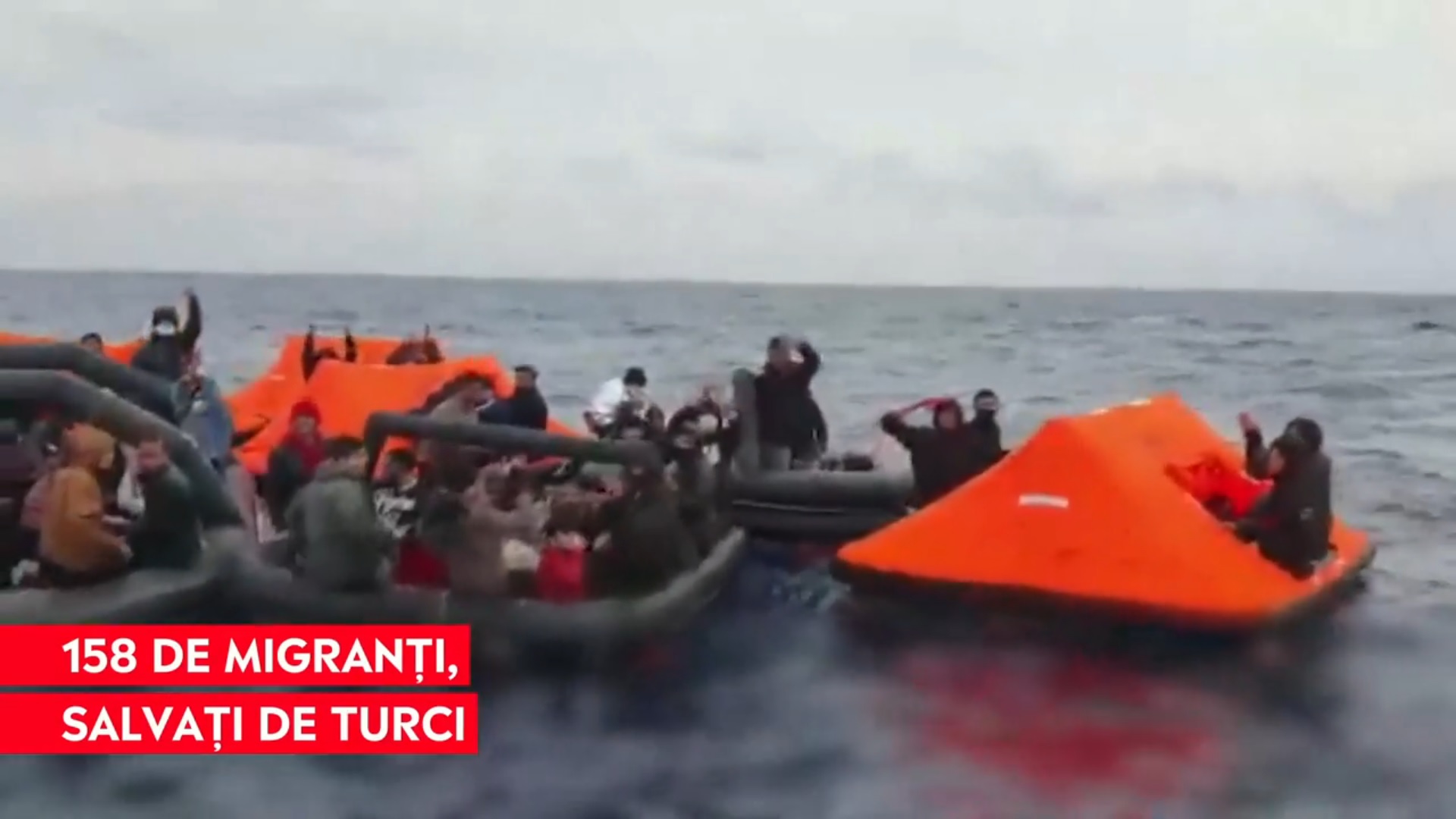 Poliția de frontieră turcă a salvat 150 de migranți. Refugiații au primit vestea salvării în aplauze