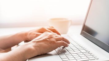 Studiu. Telemunca permanentă, decisă sau analizată în 80% dintre companiile din România