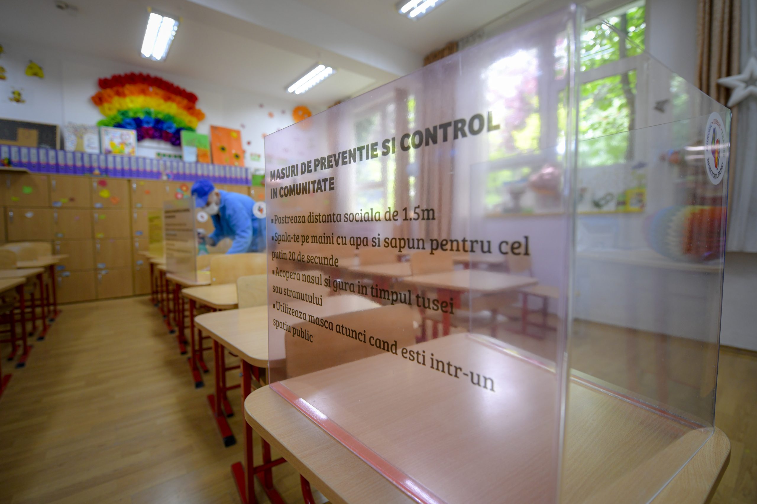 Elevii din Timiș au aflat de amânarea simulării examenului de Bacalaureat cu 15 ore înainte. „Se joacă așa cu noi”