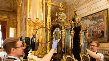 O echipă de ceasornicari va petrece 40 de ore pentru a schimba ceasurile Reginei Elisabeta a II-a. Câte exemplare conține Colecția Regală