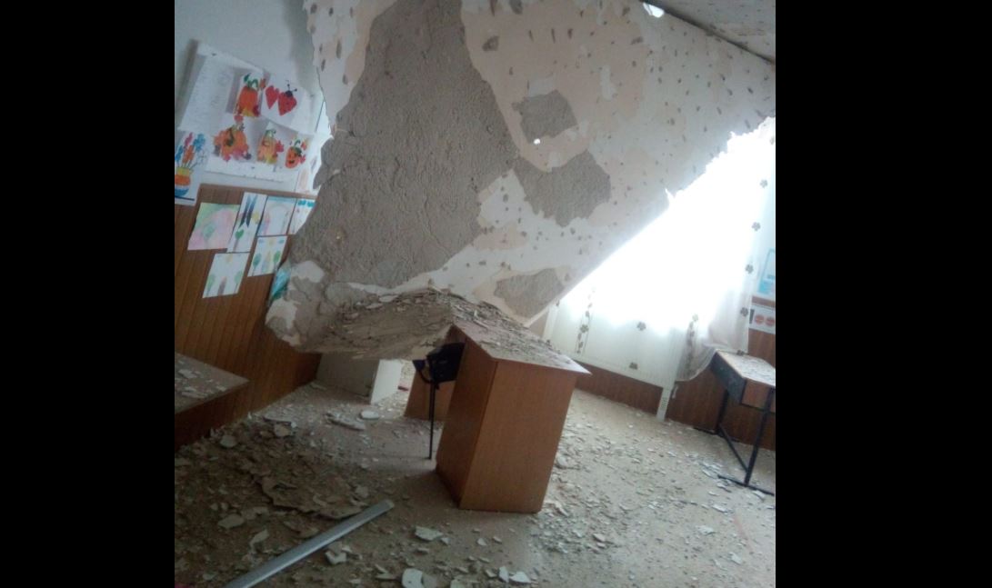Tavanul unei școli recent renovate din Giurgiu s-a prăbușit. Profesoară: „Dacă omorau niște copii?”