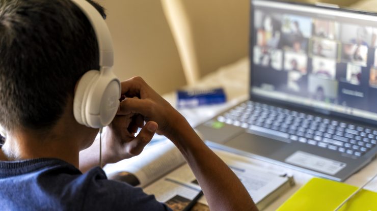 Copiii vor avea voie să se joace online doar o oră pe săptămână. Țara care impune această măsură