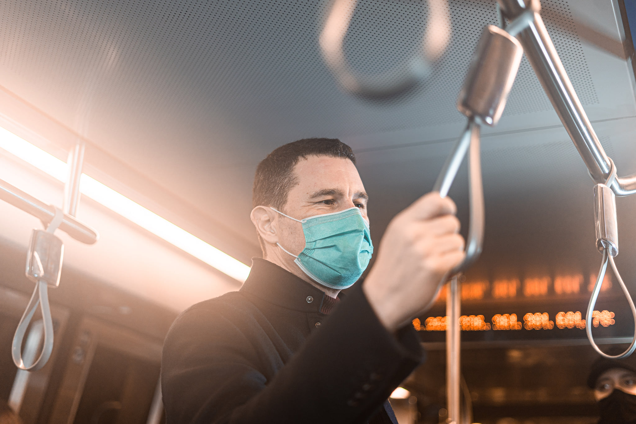 „Vinerea Verde” a devenit vinerea neagră pentru transportul public din București. Metroul i-a întârziat pe bucureșteni, dar miniștrii au ajuns la timp