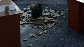 Tavanul biroului Poliției de Proximitate Botoșani s-a prăbușit. Sindicatul Europol: „Colegii stau cu gălețile când plouă“. FOTO