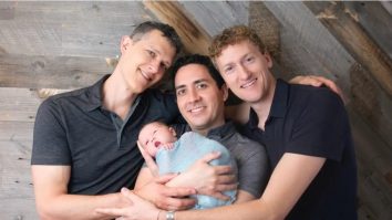 Trei tați și un bebeluș. Povestea inedită a bărbaților și cum au reușit să fie trecuți toți pe certificatul de naștere al copilului. FOTO