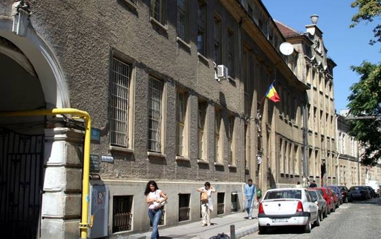 Profesoara de suedeză de la Universitatea din București, concediată după ce și-a jignit elevii: „Toți țăranii ar putea înțelege suedeză, dar în grupa asta mai greu”