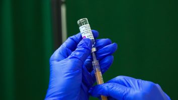 CNCAV: Aproape 100.000 de persoane au fost vaccinate în ultimele 24 de ore