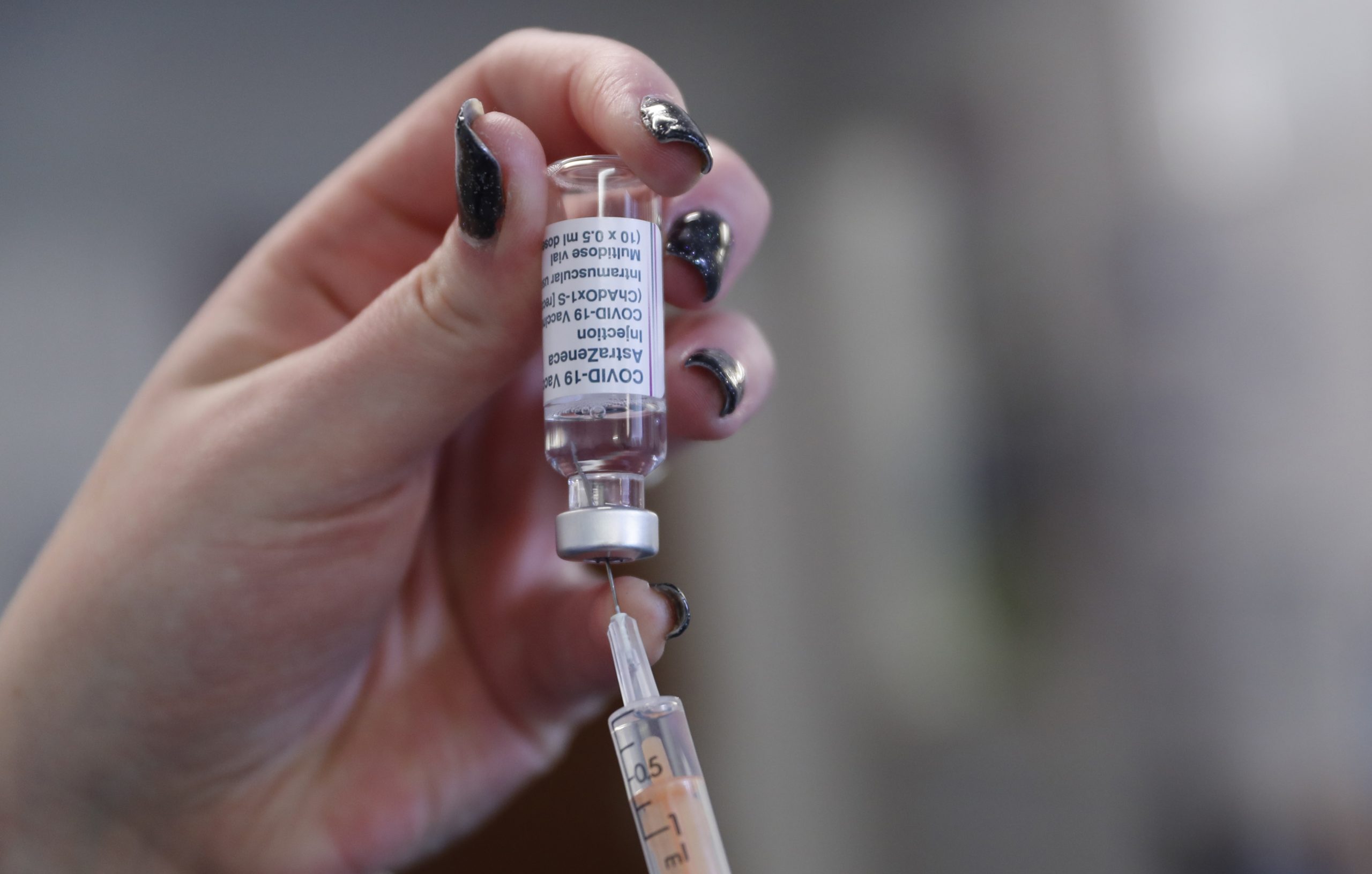 Marea Britanie: Peste 50% din populaţia adultă a fost vaccinată cu prima doză: „Nu am terminat încă”