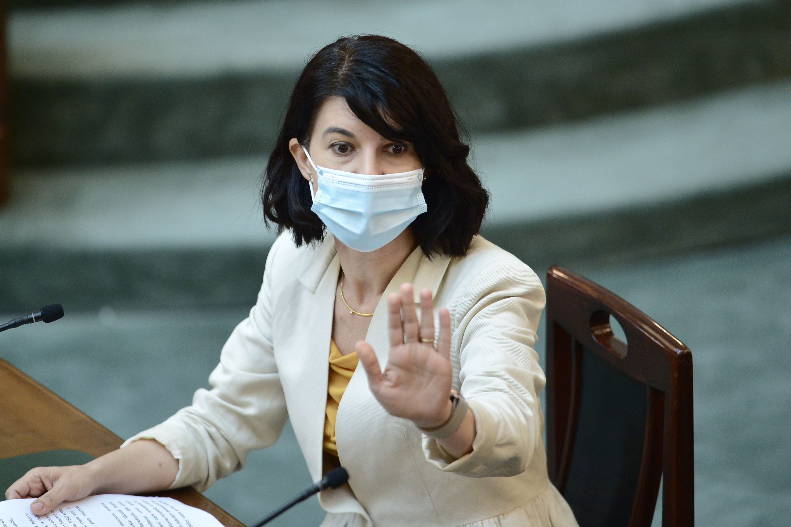 Scandal în Parlament din cauza modificării programului „Kurzabeit”. „PSD vrea trimită românii în șomaj” / „Tinde să devină canci-arbeit”