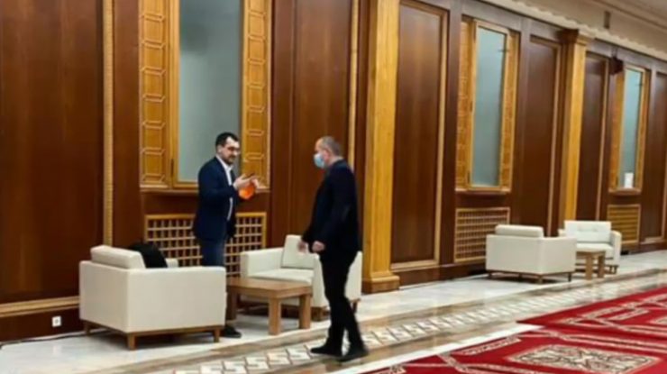 Vlad Voiculescu, mesaj pentru cei care i-au cerut demisia după ce a fost pozat fără mască: „Trebuie purtată masca”