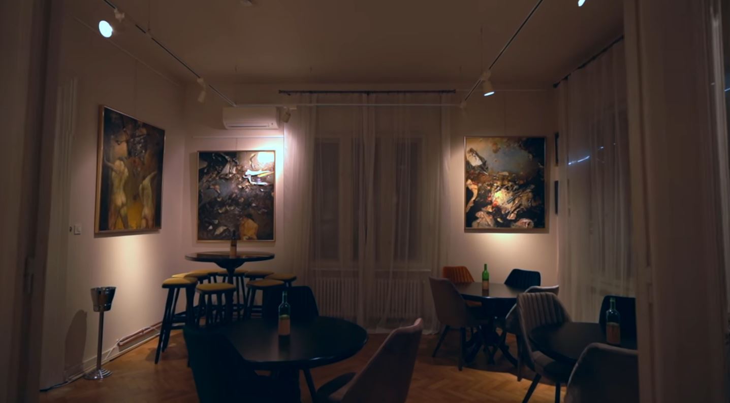 Business-ul care împletește pasiunea pentru vin și artă